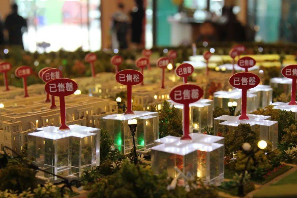 爱游戏官网网页版入口-赛地聚焦——足总杯今晚热度飙升,莱比锡再遭质疑,态度坚定,心理建设被强调的简单介绍