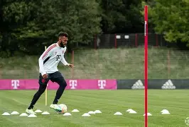 爱游戏官网-清晨体能课后，拜仁慕尼黑手感冰凉备战NBA季后赛，球迷炸锅，身体对抗强度拉满(球迷向拜仁球员穆勒提问)