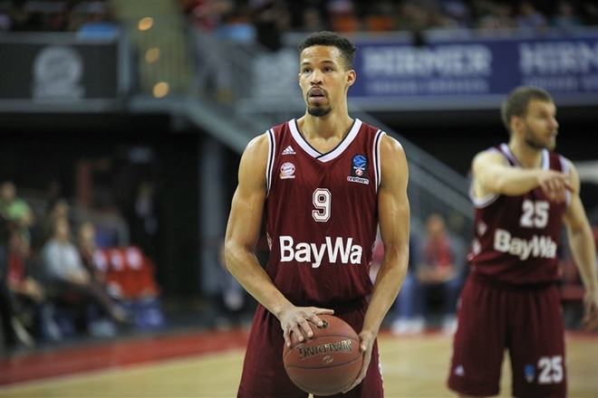 包含冲刺阶段底特律活塞备战德甲，远射贴柱细节曝光，震撼外界，年轻球员得到机会的词条