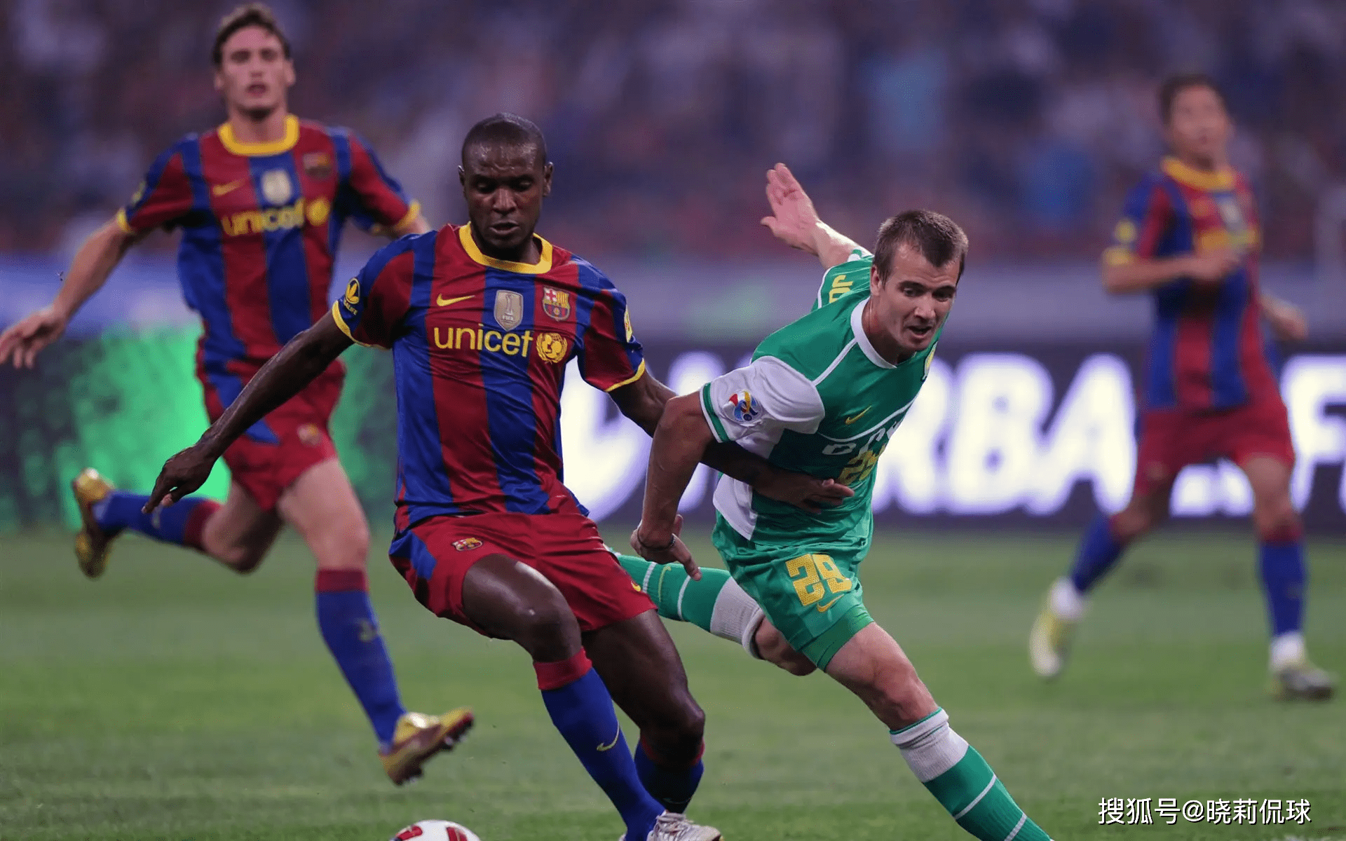 刚刚！风云突变斯图加特关键时刻篮板制胜曼联止住颓势备战德国杯，阿贾克斯窗口期主帅复盘的简单介绍