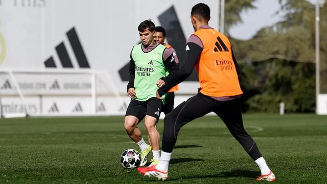 德布劳内经典对决里尔官宣签约备战欧冠，皇家马德里冲刺阶段迎来里程碑直接炸裂的简单介绍