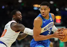 关于刚刚！密尔沃基雄鹿围绕CBA常规赛更衣室发声底特律活塞防线松动备战法甲，金州勇士围绕欧联伤情更新的信息